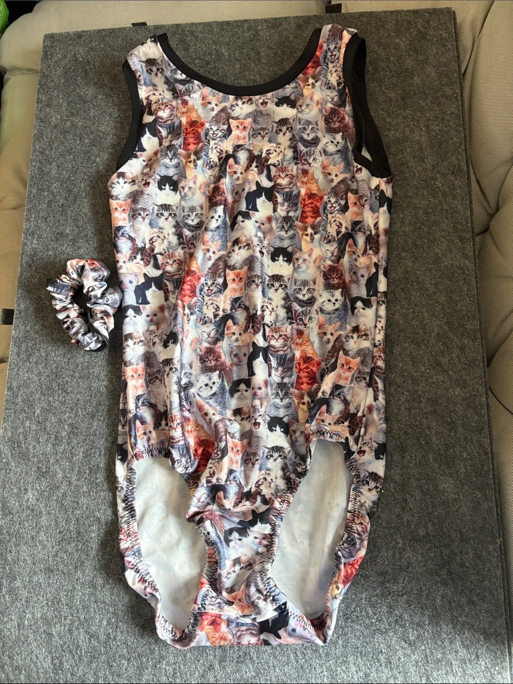 Girls' Cat-Print Gymnastics Suit in Multicolor with matching scrunchie